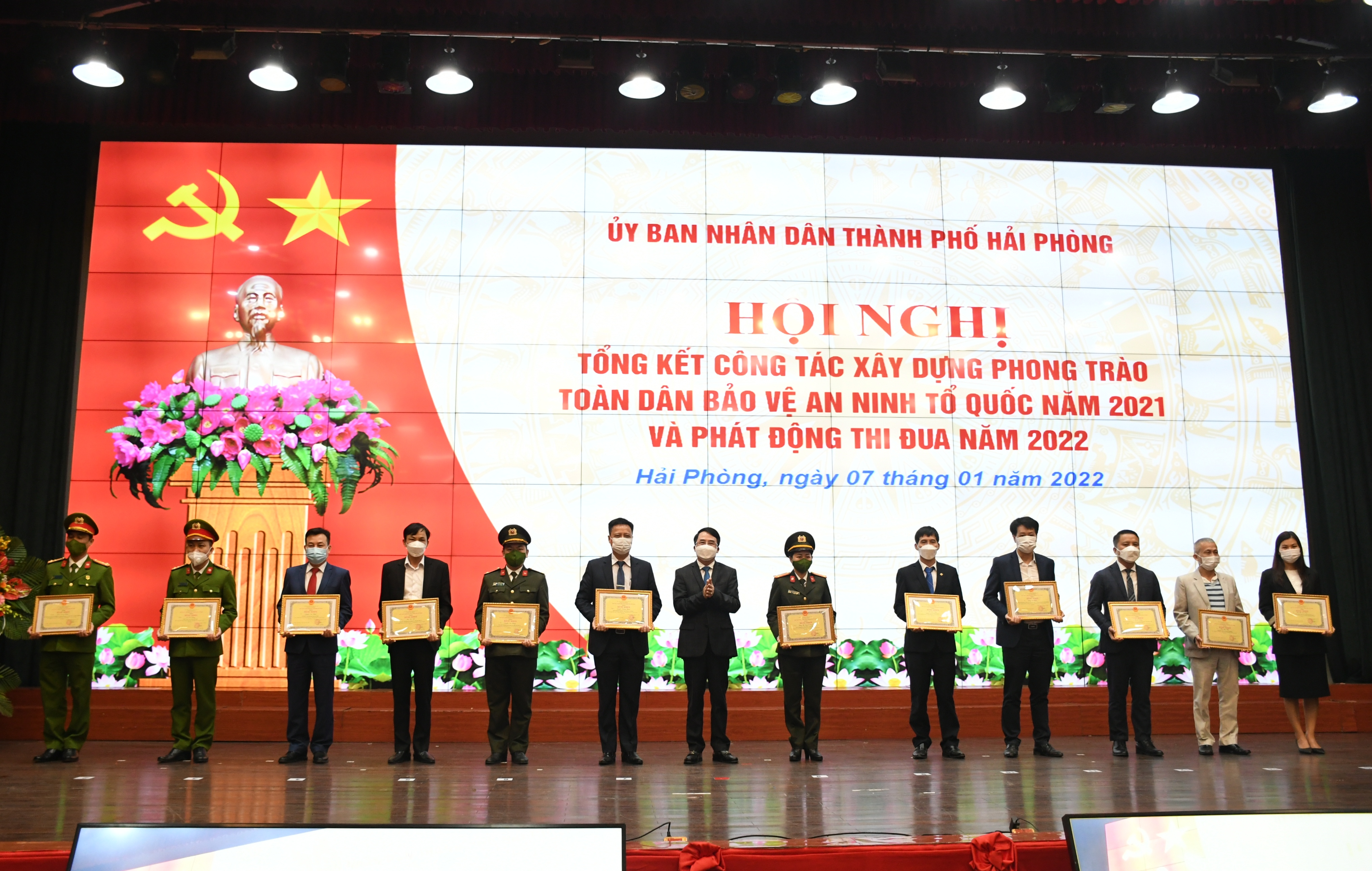 Biểu dương 58 tập thể, cá nhân có thành tích xuất sắc trong phong trào “Toàn dân bảo vệ an ninh Tổ quốc”